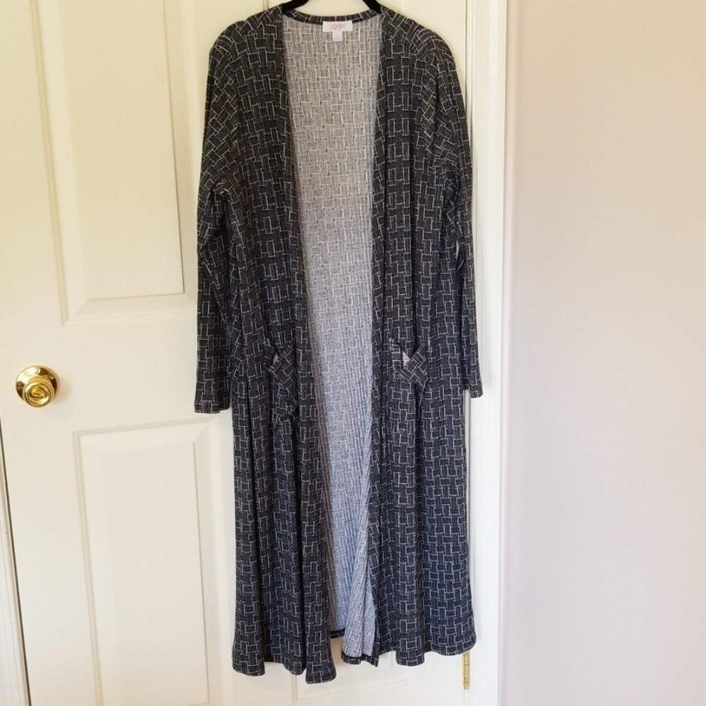 Large Lularoe Sarah. Perfect condition!